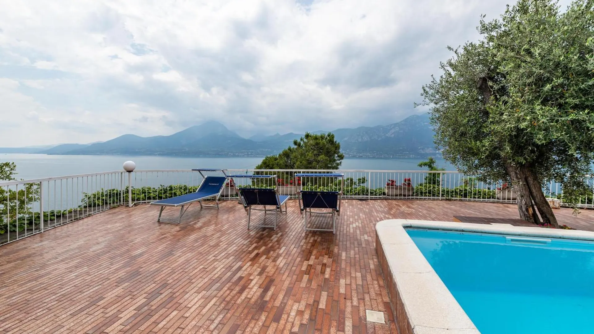 Villa Verde Torri Del Benaco Lägenhet