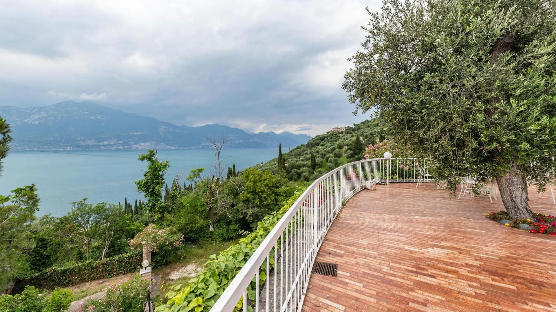 Lägenhet Villa Verde Torri Del Benaco Italien